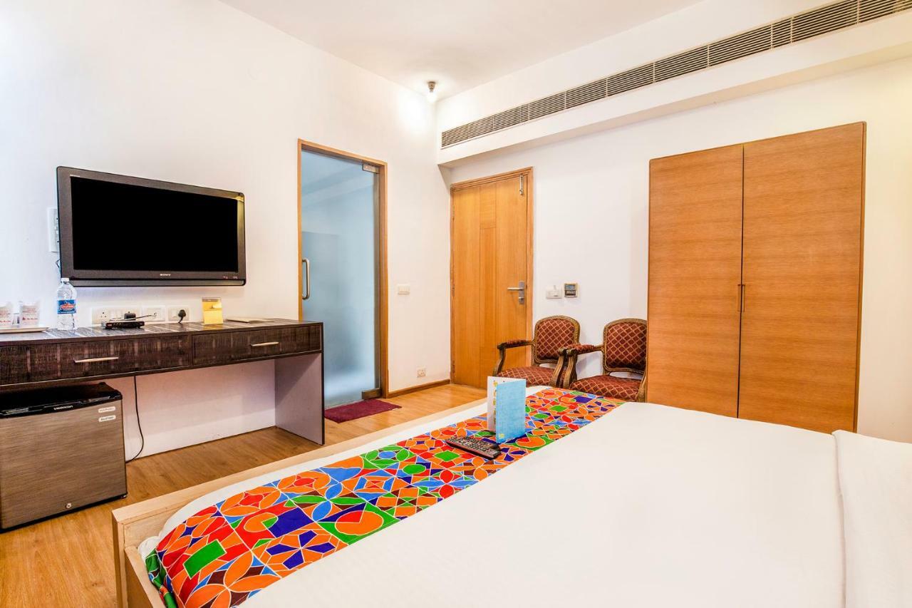 Fabhotel Raj Darbar Gurgaon Exterior foto